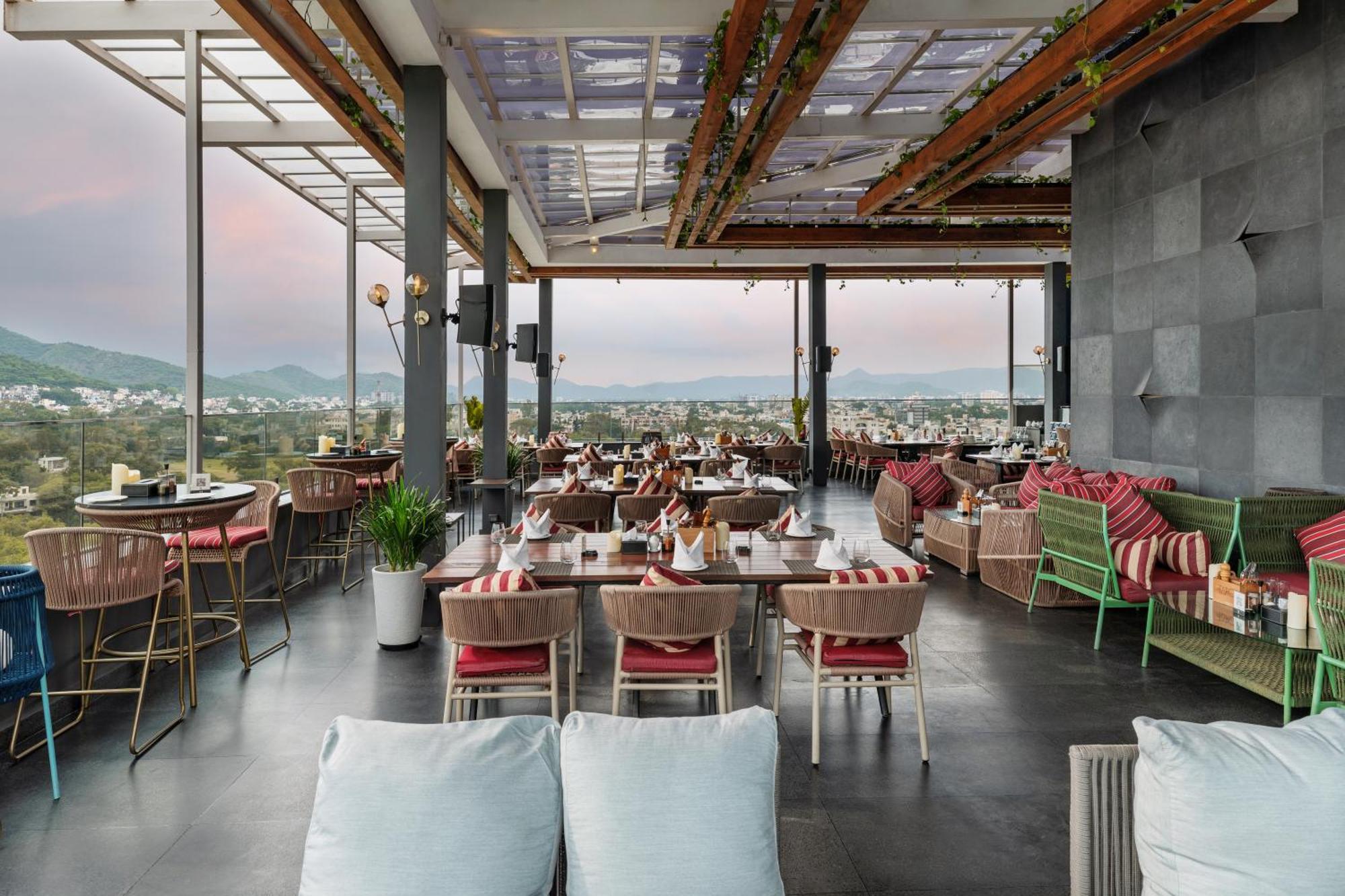 Parallel Hotel Udaipur, A Member Of Radisson Individuals Ngoại thất bức ảnh