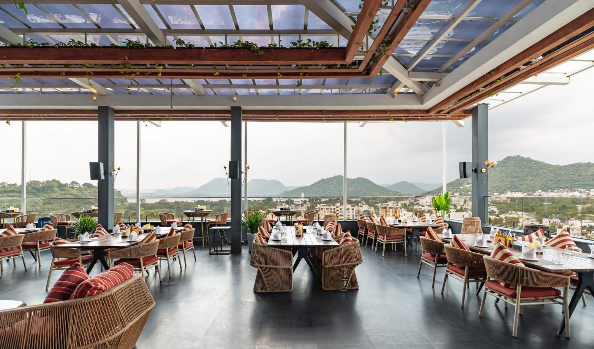 Parallel Hotel Udaipur, A Member Of Radisson Individuals Ngoại thất bức ảnh