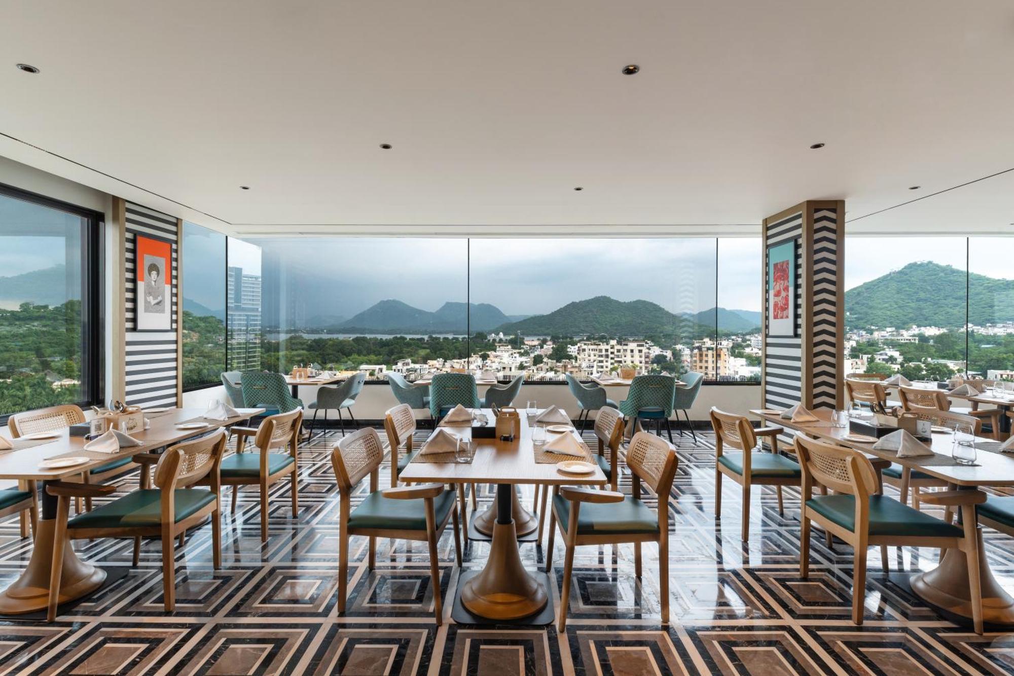Parallel Hotel Udaipur, A Member Of Radisson Individuals Ngoại thất bức ảnh
