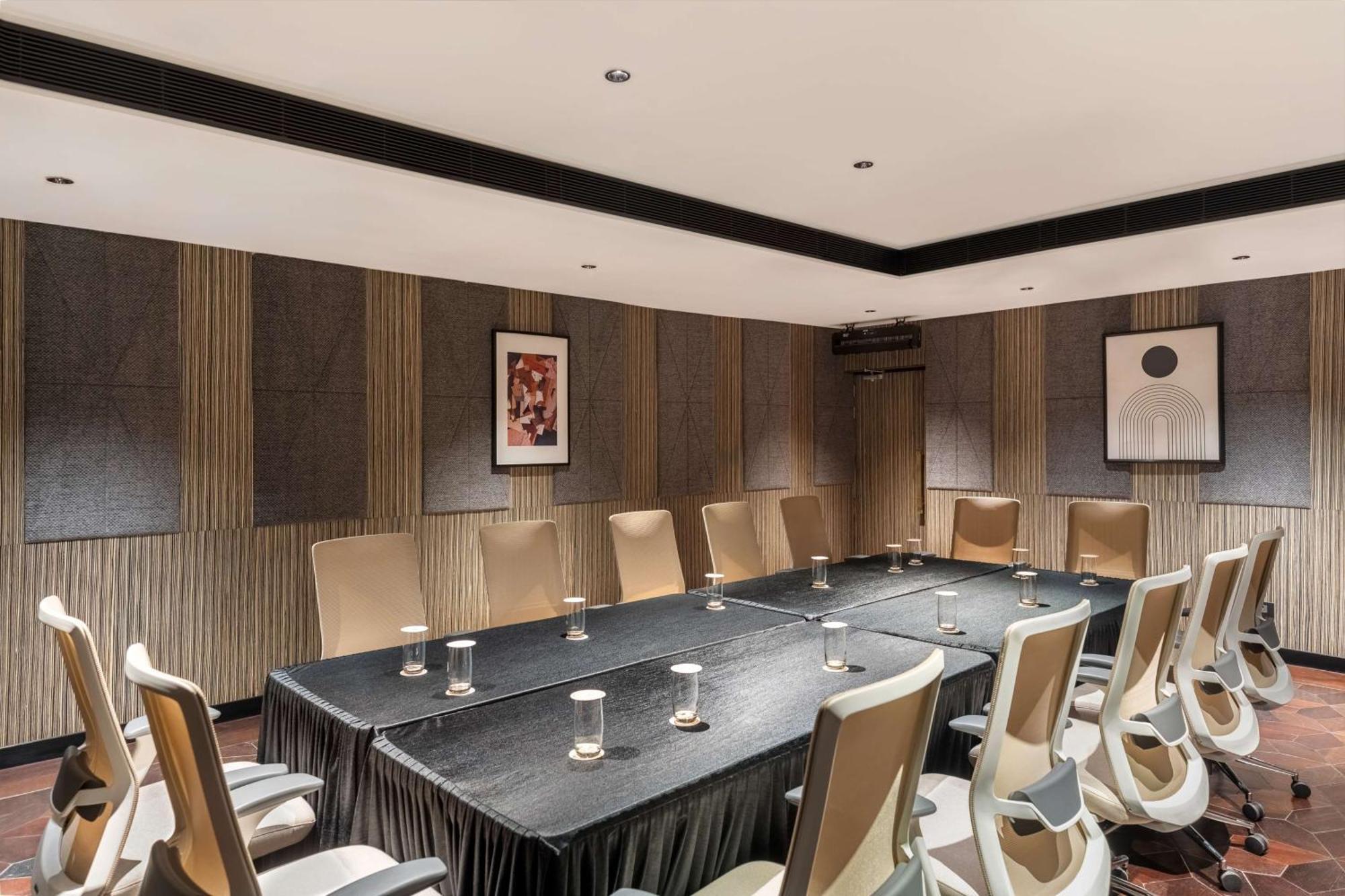 Parallel Hotel Udaipur, A Member Of Radisson Individuals Ngoại thất bức ảnh