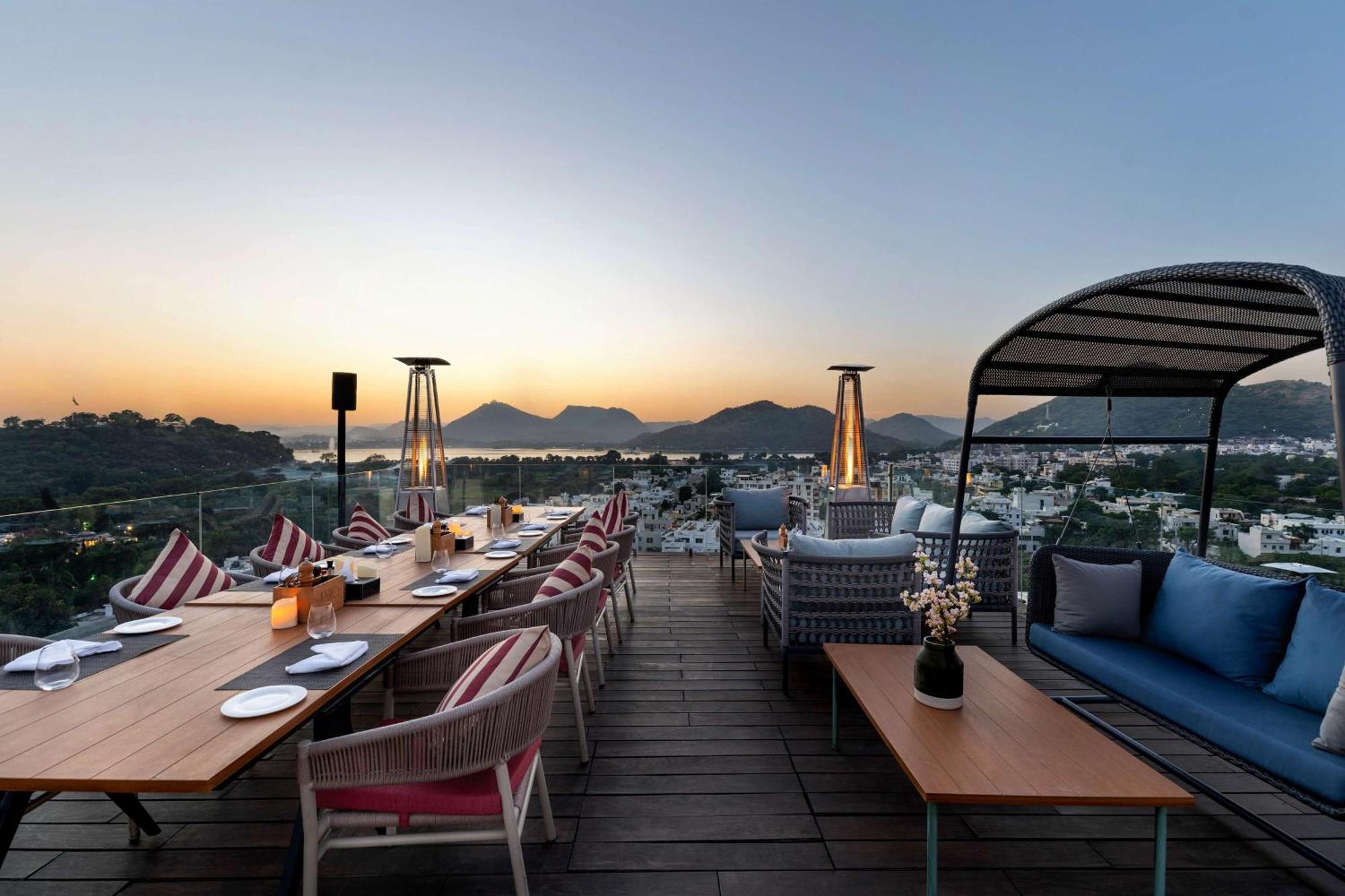 Parallel Hotel Udaipur, A Member Of Radisson Individuals Ngoại thất bức ảnh