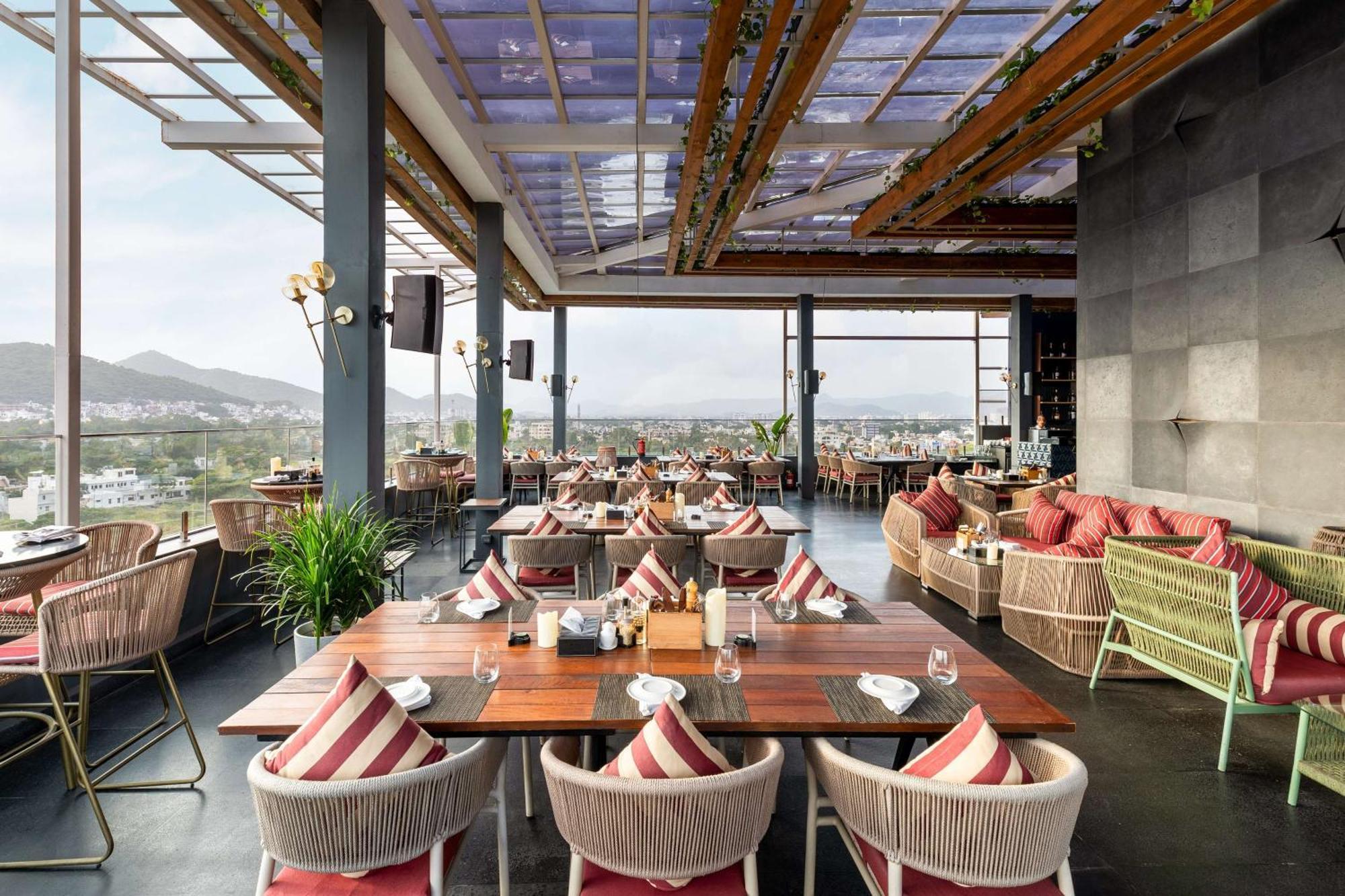 Parallel Hotel Udaipur, A Member Of Radisson Individuals Ngoại thất bức ảnh