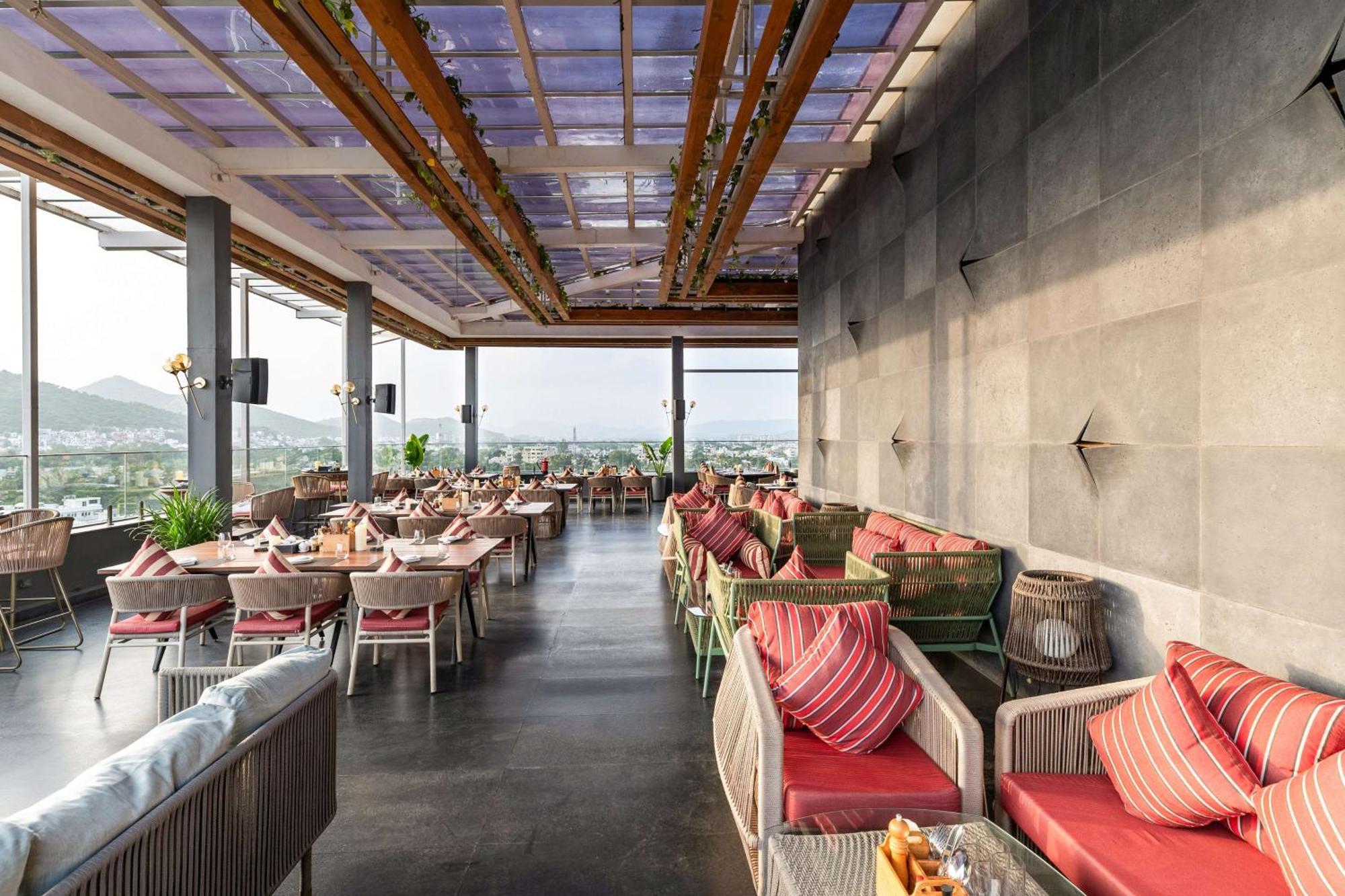Parallel Hotel Udaipur, A Member Of Radisson Individuals Ngoại thất bức ảnh