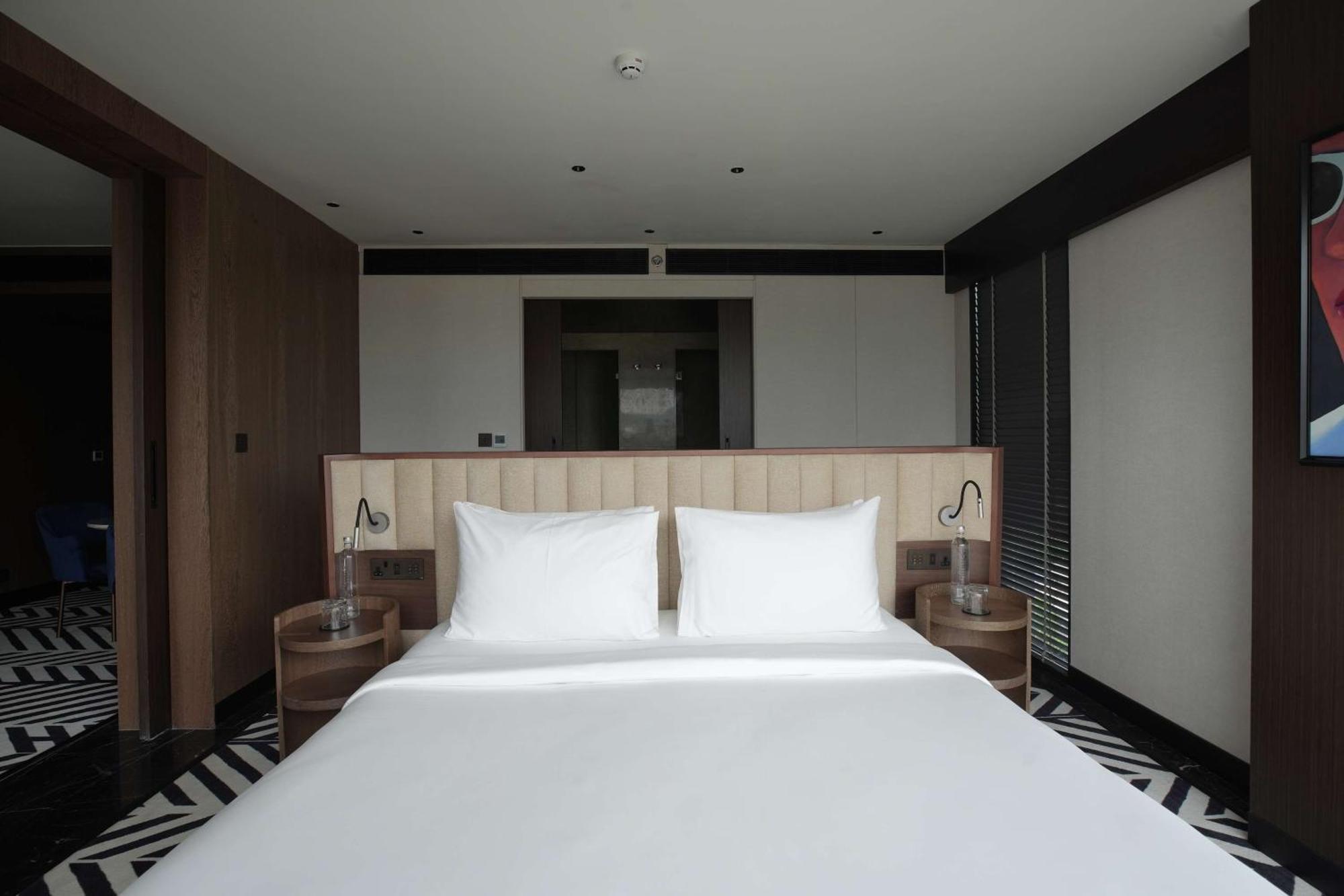Parallel Hotel Udaipur, A Member Of Radisson Individuals Ngoại thất bức ảnh